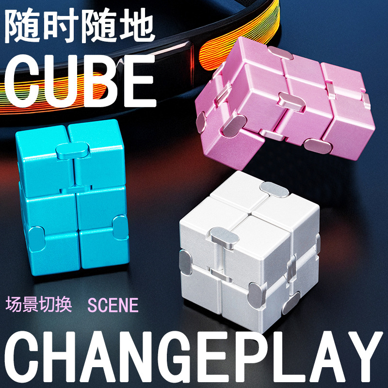 Cube de Rubik infini en alliag - Model Kit Infinite Dimension avis et prix